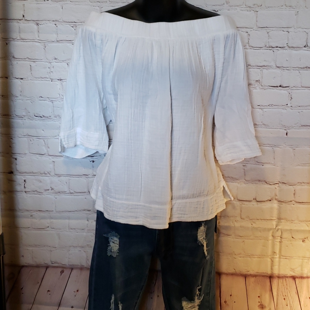 3 DOTS Below Shoulder Blouse